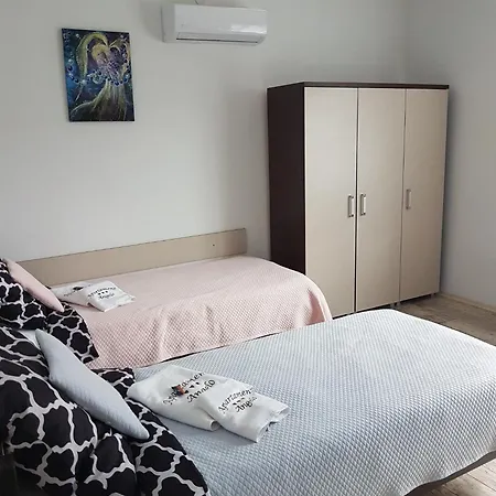 Angelo *